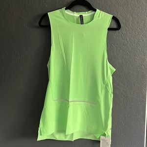 Lululemon lightweight trail running tank, size medium, new with tag